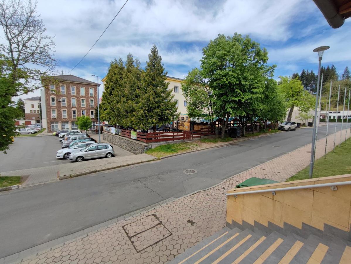 Hotel Beke Sziget Komlo Exterior photo