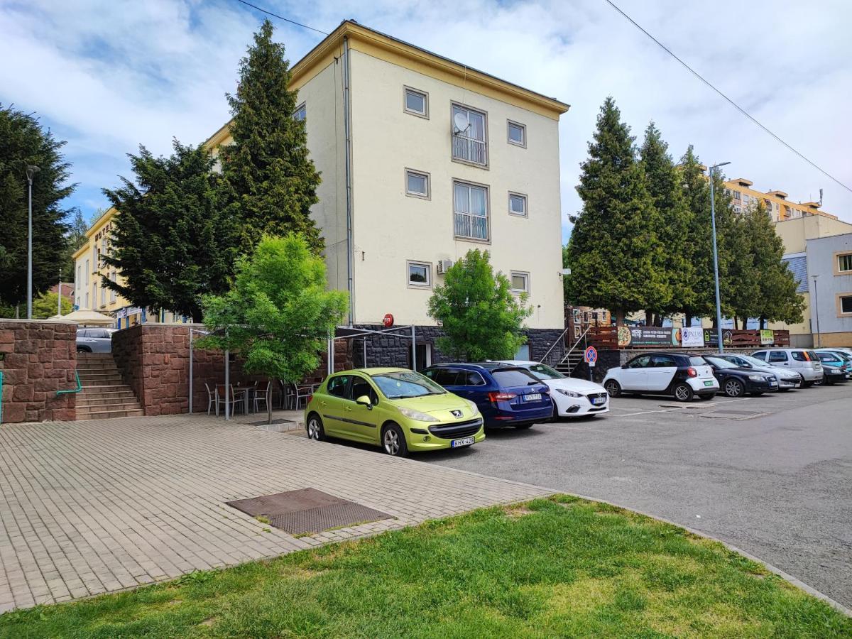 Hotel Beke Sziget Komlo Exterior photo